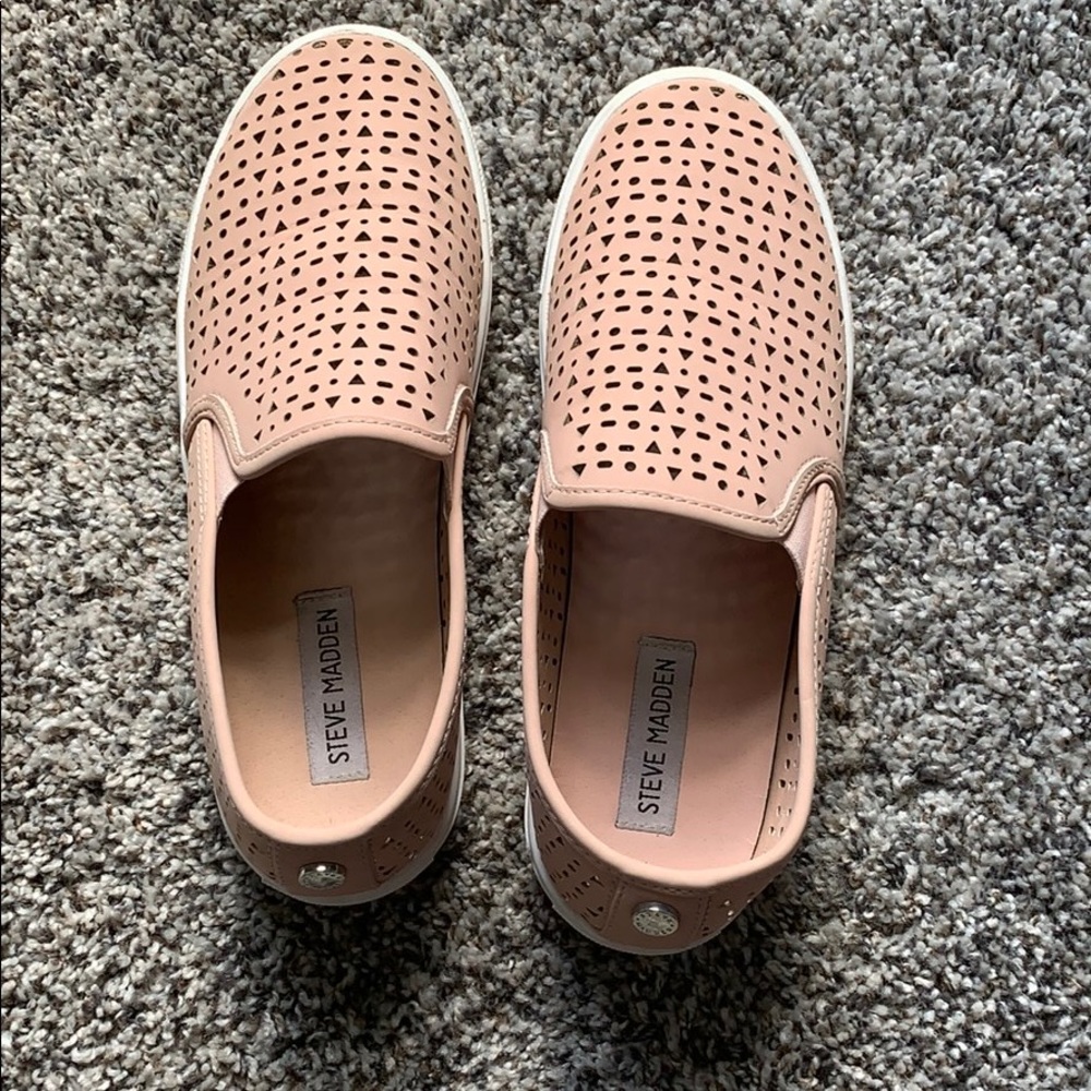 Steve Madden slip on shoes